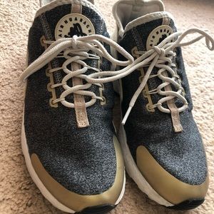 Nike huarache women’s size 7
